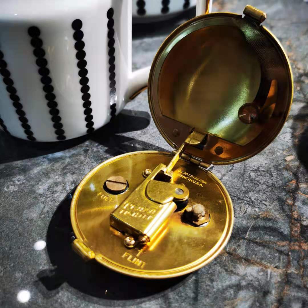 Classic Plaza Lighter